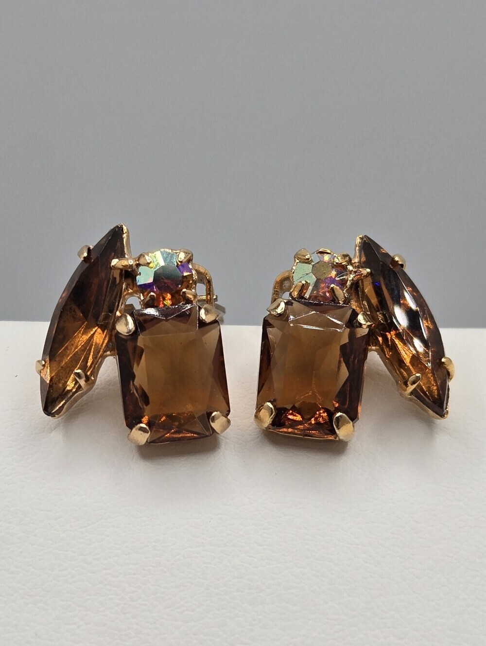 Vintage Mid Century Gold Tone Clip On Earrings Amber Topaz Rhinestone Cluster